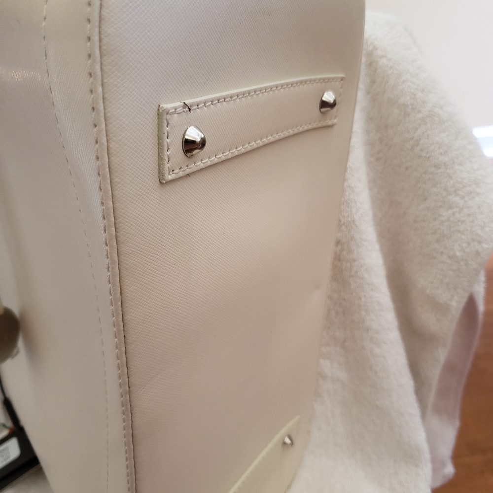 Bags - Picture 3 of 5